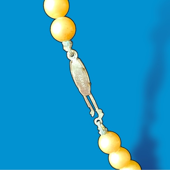 Vintage Faux String of Pearls - Picture 3 of 9